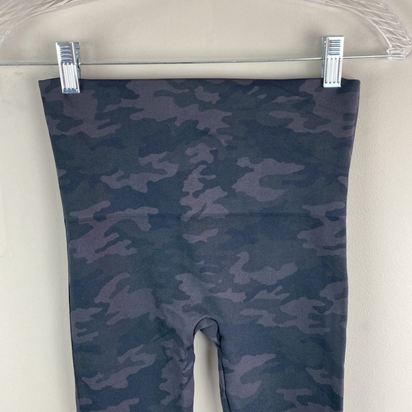 SPANX Look At Me Now Camo Seamless High Waisted Cropped Leggings Size Medium - Picture 4 of 12